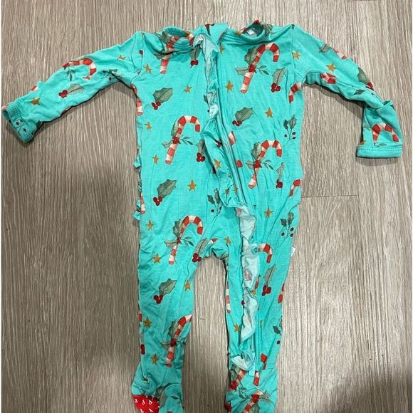 Posh Peanut Other - Posh peanut Christmas candy cane footie onesie newborn